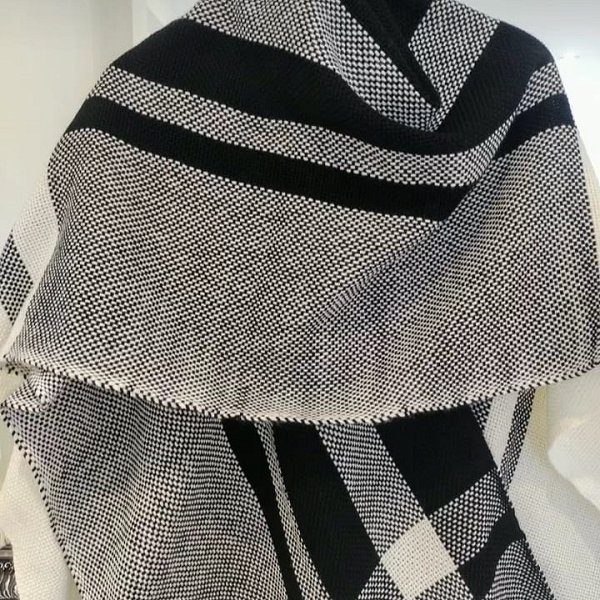 Ruanas tejidas en telar artesanales Huaca